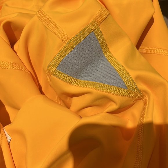 NWOT Athleta Ultimate Stash II Capri - Picture 12 of 16